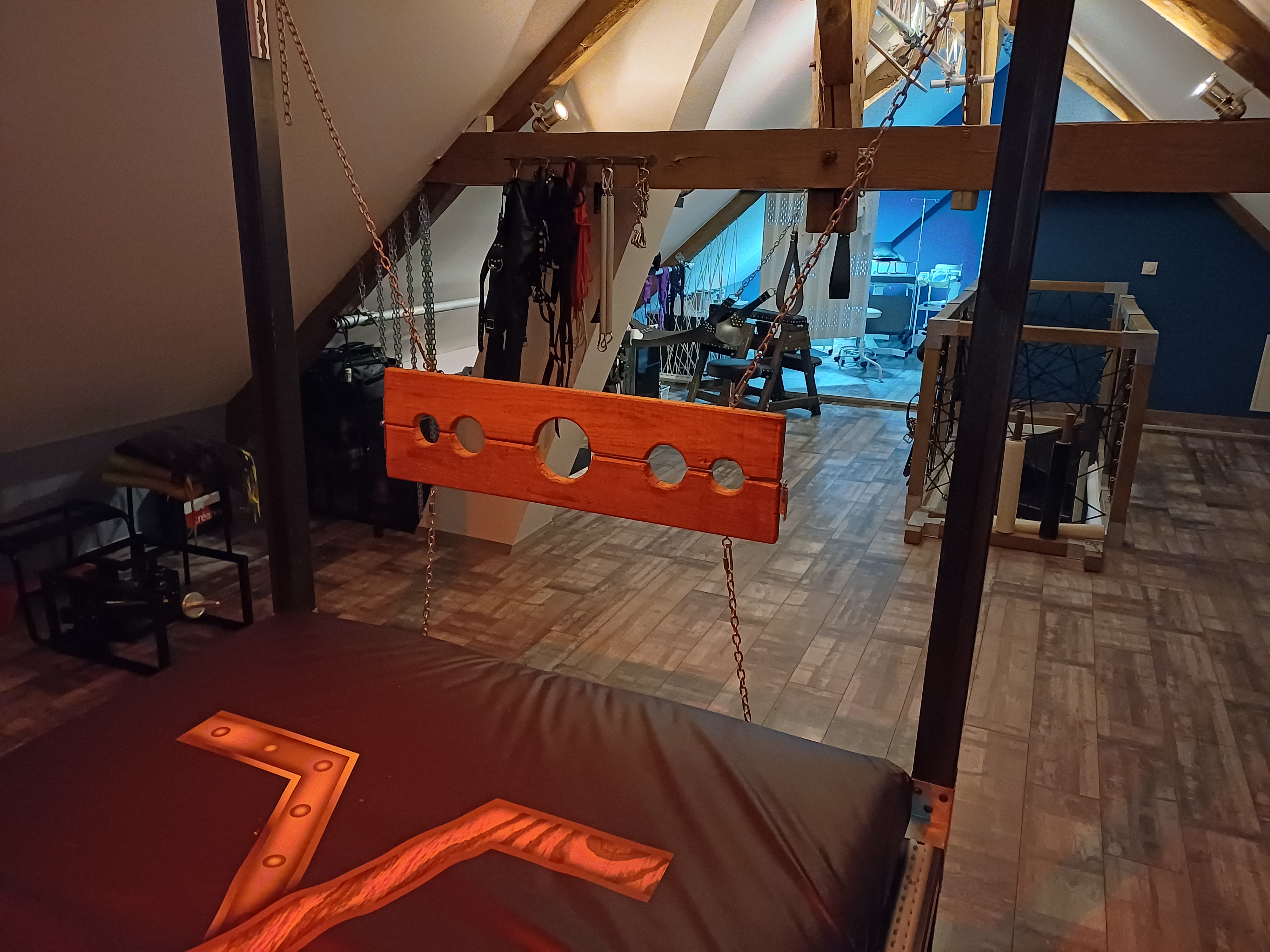Atelier Des 2L Maison D h te BDSM Avec Donjon Ile De France Atelier Des 2L Maison D h te BDSM Avec Donjon Ile De France